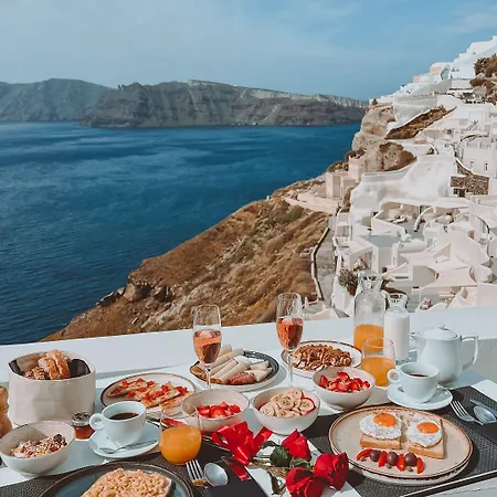 Hotel Echoes Luxury Oia (Santorini)
