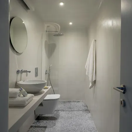 Echoes Luxury 3* Oia (Santorini)