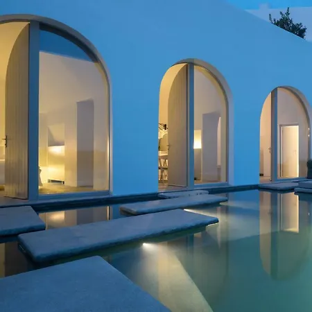 Echoes Luxury 3* Oia (Santorini)