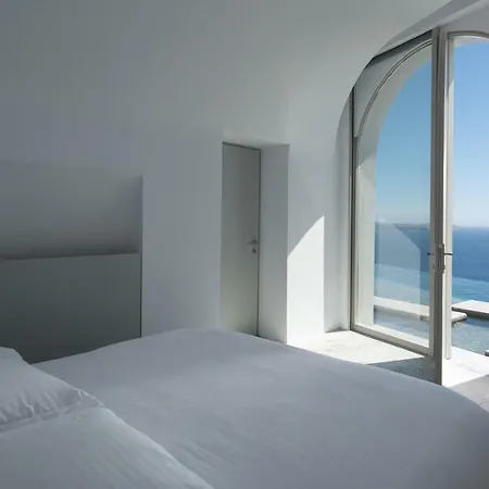 Echoes Luxury Hotel Oia (Santorini)