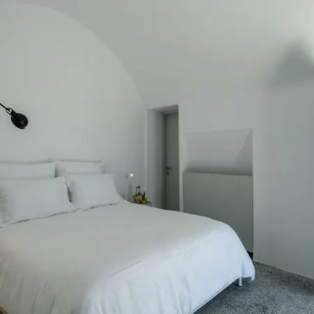 Hotel Echoes Luxury Oia (Santorini)