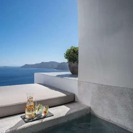 Echoes Luxury 3* Oia (Santorini)