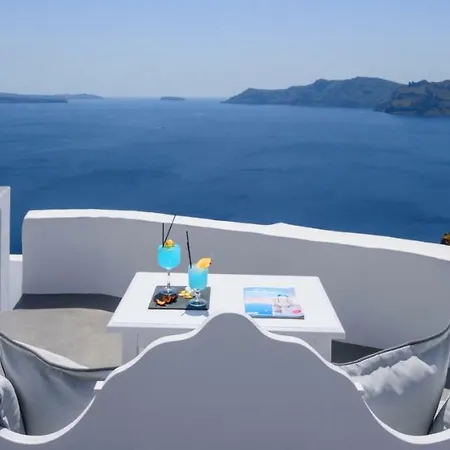 Hotel Echoes Luxury Oia (Santorini)